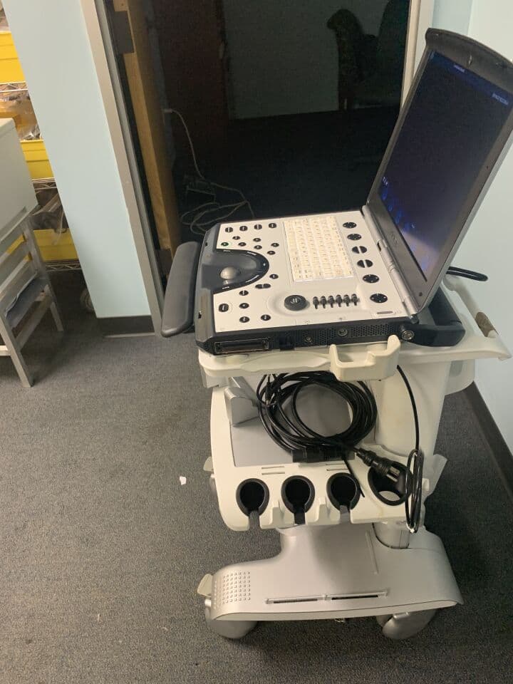 GE Vivid Q Cardiac & Vascular Ultrasound System with M4S and 9L Probes thumbnail 2