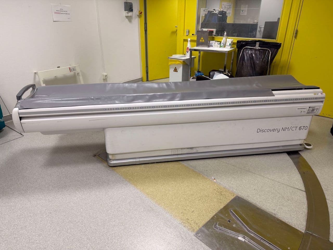 GE Discovery NM/CT 670 SPECT/CT System thumbnail 8