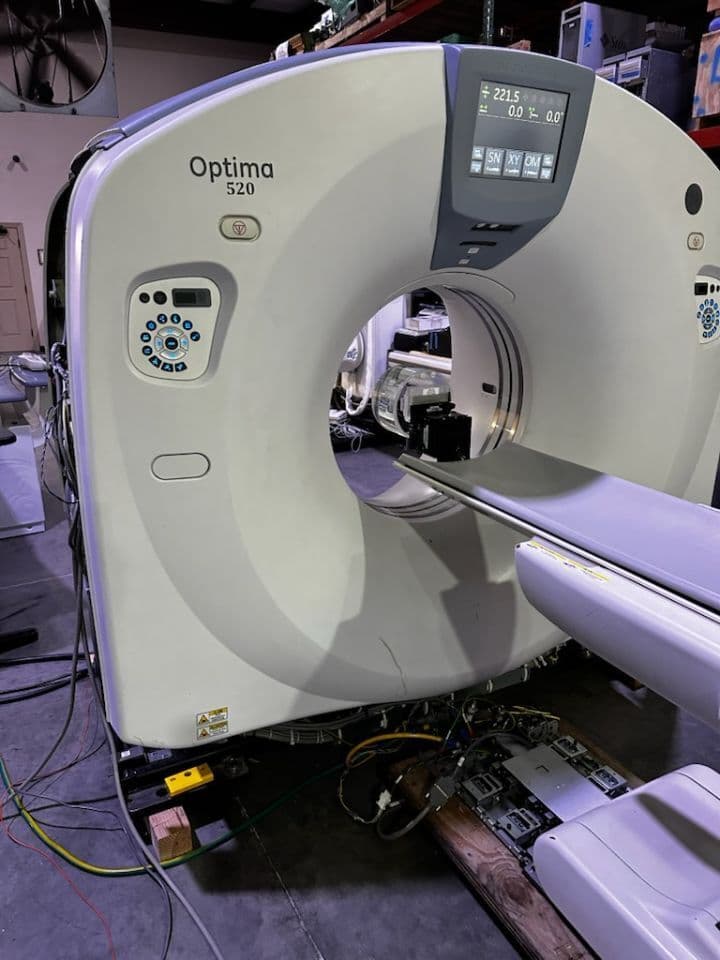 GE Optima 520 16-Slice CT Scanner with Cardiac Calcium Scoring image 1