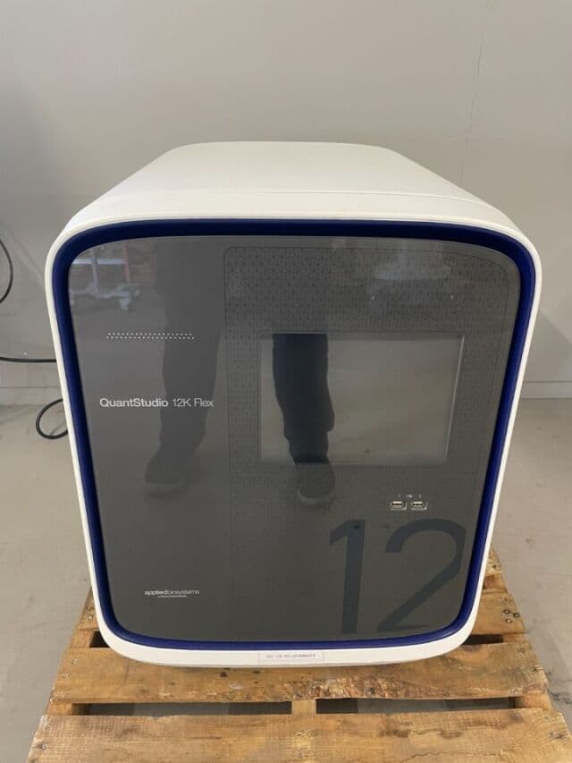 Thermo Fisher ProFlex PCR System | AB 4470661 96-Well Thermal Cycler | DNA Amplification Unit | P/N 4470661 thumbnail 2
