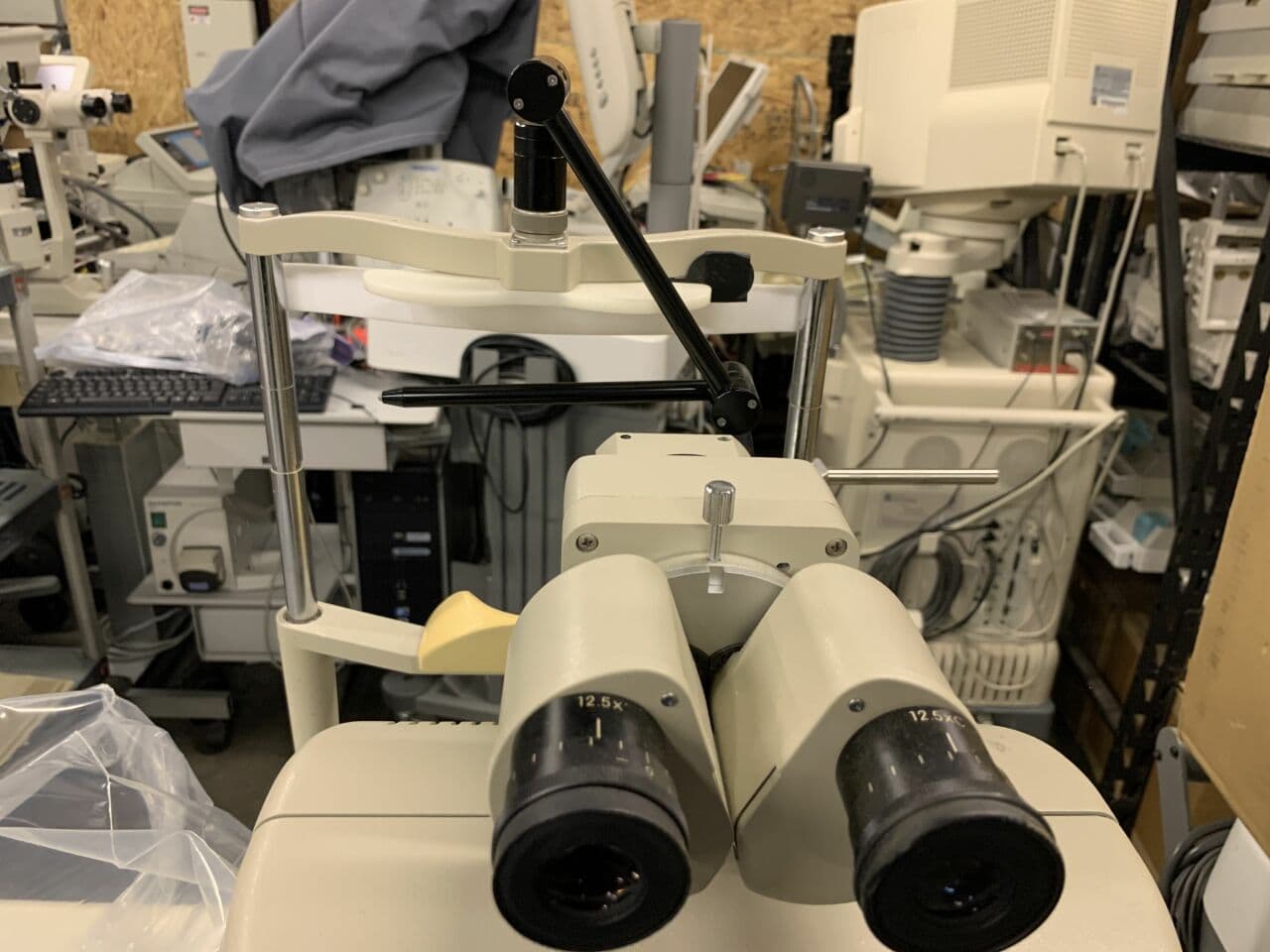 CooperVision 2300 BioMed Certified Ophthalmic YAG Laser thumbnail 3