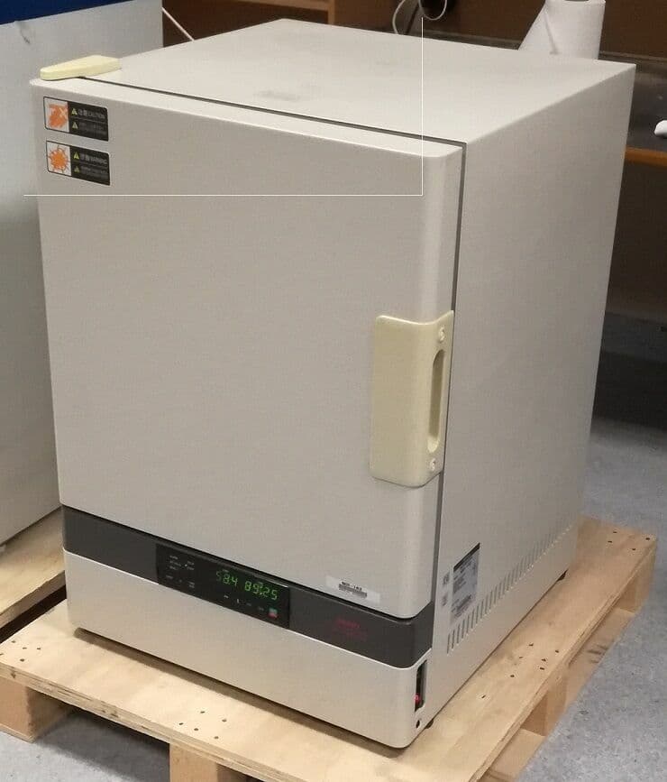 Laboratory Incubator by Sanyo (MIR-162)