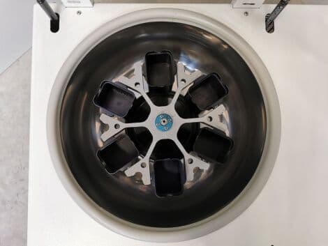Hettich Rotina 46 R Refrigerated Centrifuge for Clinical and Research Applications thumbnail 4