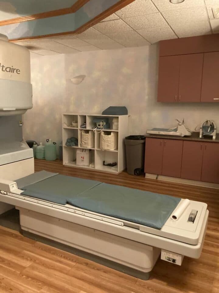 Open-Bore Diagnostic Imaging with the Hitachi Altaire .7T MRI Scanner thumbnail 4