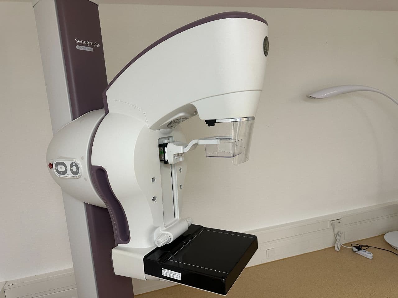 GE Senographe Crystal Nova Analog Mammography Unit thumbnail 7