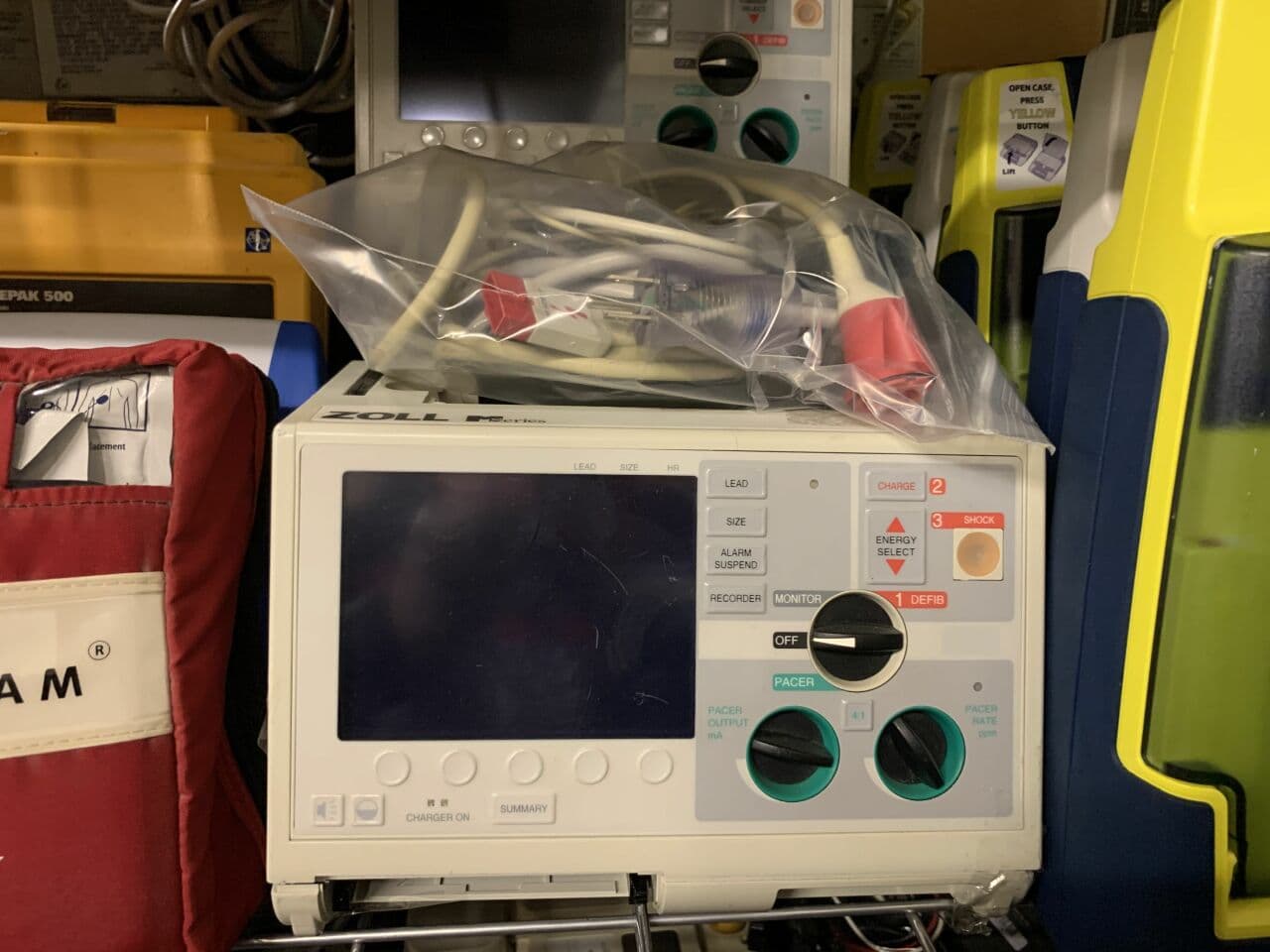 Zoll BioMed Defibrillator, Biomed Certified with Accessories