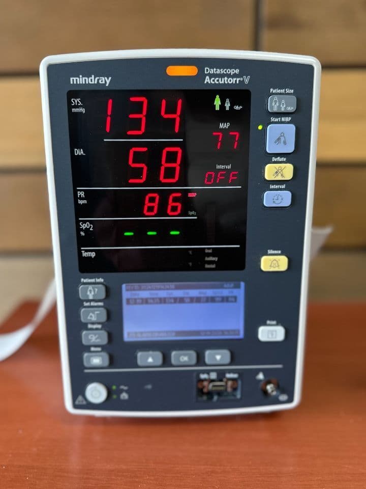 Datascope Accutorr V Portable Vital Signs Patient Monitor