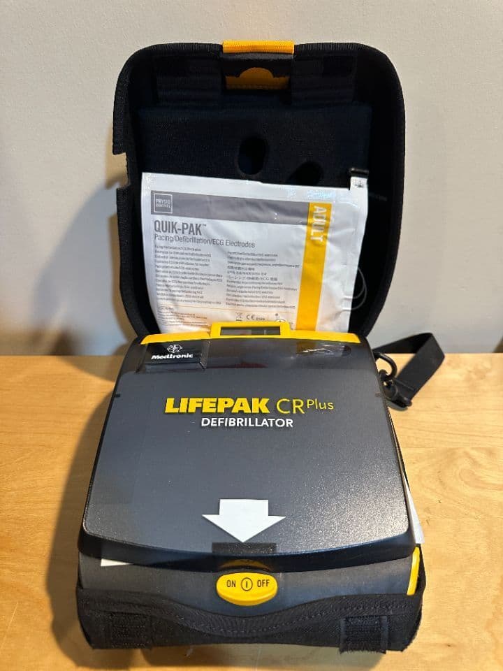 Physio-Control Medtronic Lifepak CRplus Automated External Defibrillator thumbnail 3