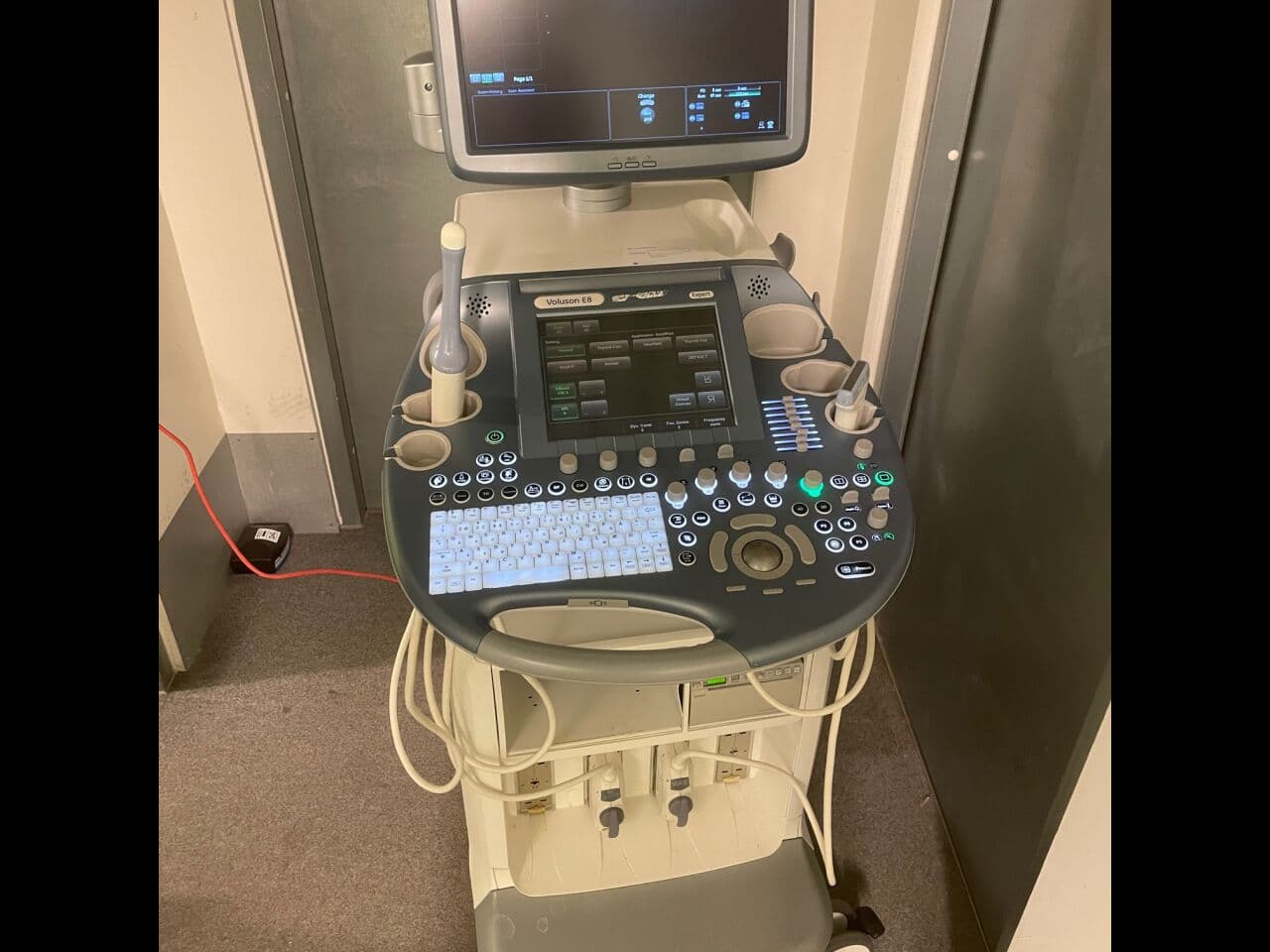 GE Voluson E8 Expert Ultrasound System image 1
