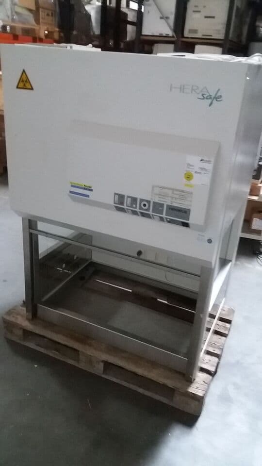 Heraeus Kendro HERAsafe HSP 9 Biological Safety Cabinet thumbnail 2