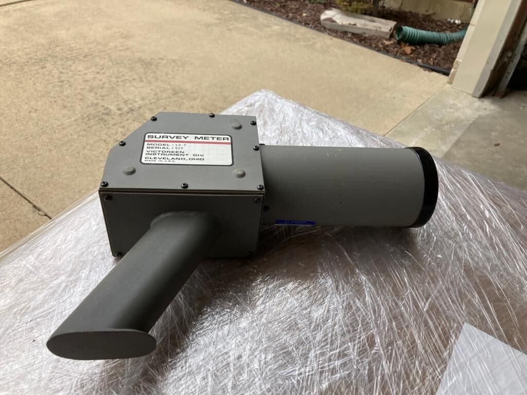 Victoreen 740-F Radiation Survey Meter (For Parts / As-Is) thumbnail 2