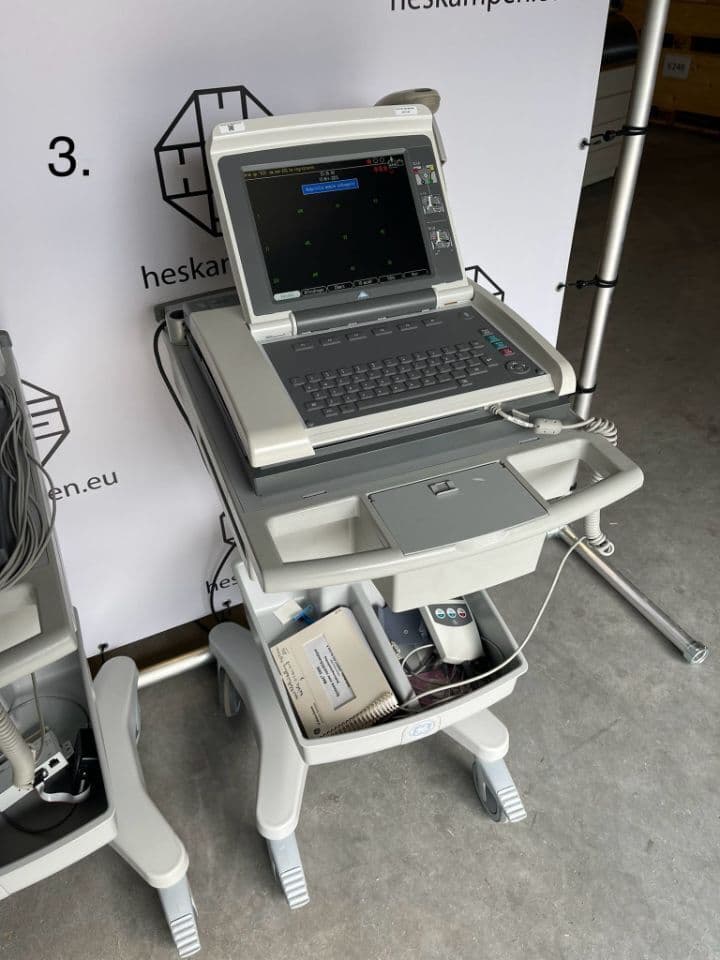 GE MAC 5500HD EKG Machine thumbnail 4