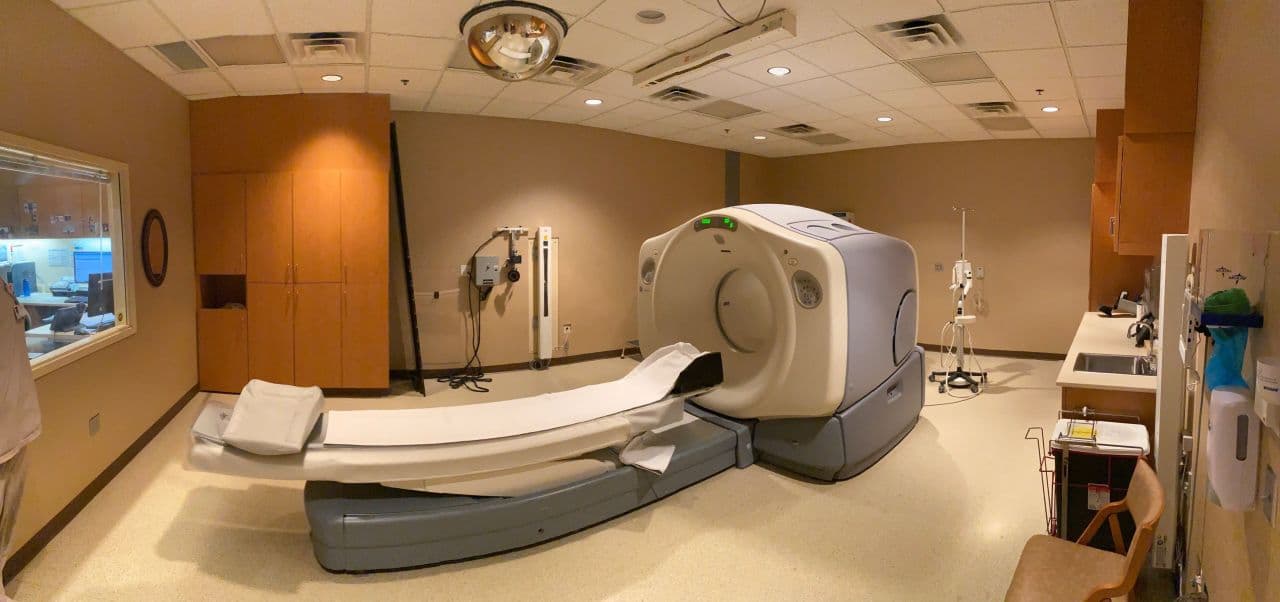 GE Discovery STE 8 PET/CT Imaging System thumbnail 4