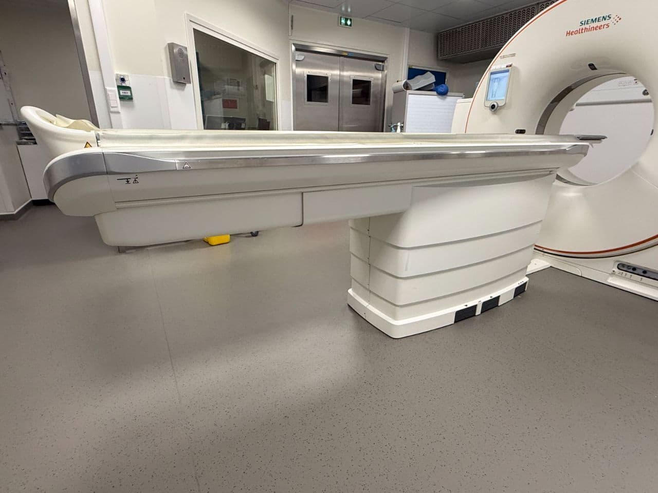 Siemens Confidence CT Scanner System thumbnail 4