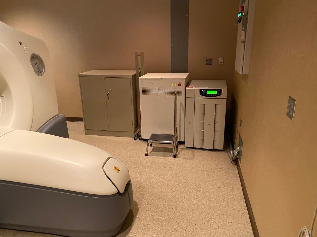 GE Discovery STE 8 PET/CT Imaging System thumbnail 3