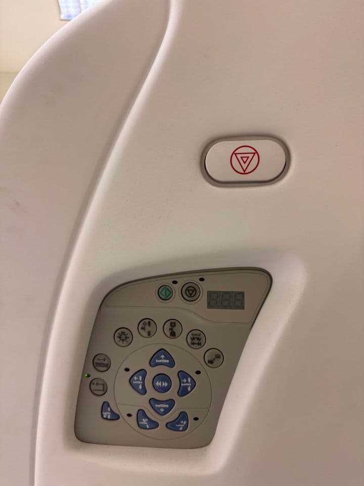GE Discovery NM/CT 670 SPECT/CT System thumbnail 5
