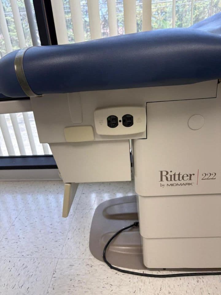 Power-Adjustable Midmark Ritter 222 Exam Table and Procedure Chair thumbnail 3