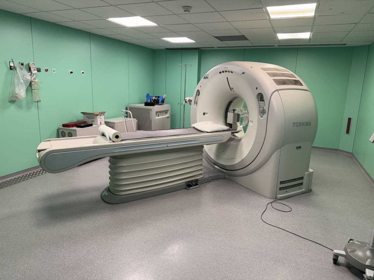Canon Aquilion RXL 16-Slice CT Scanner image 1