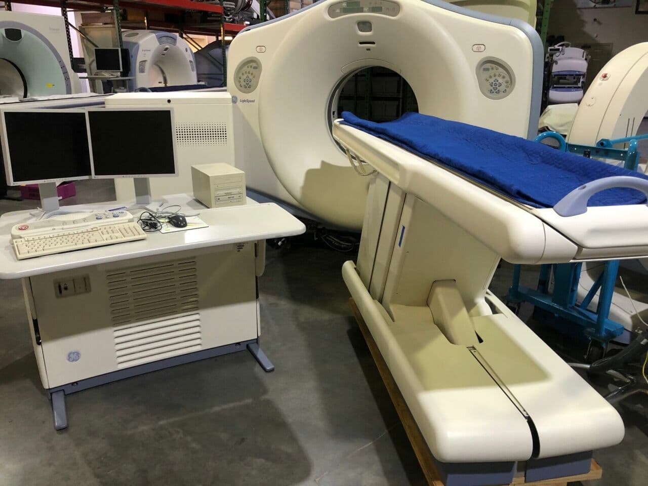 GE Lightspeed 16-Slice CT Scanner System thumbnail 3