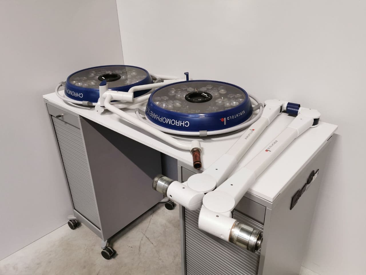 Surgical Illumination O/R Light — BERCHTOLD Chromophare E 558