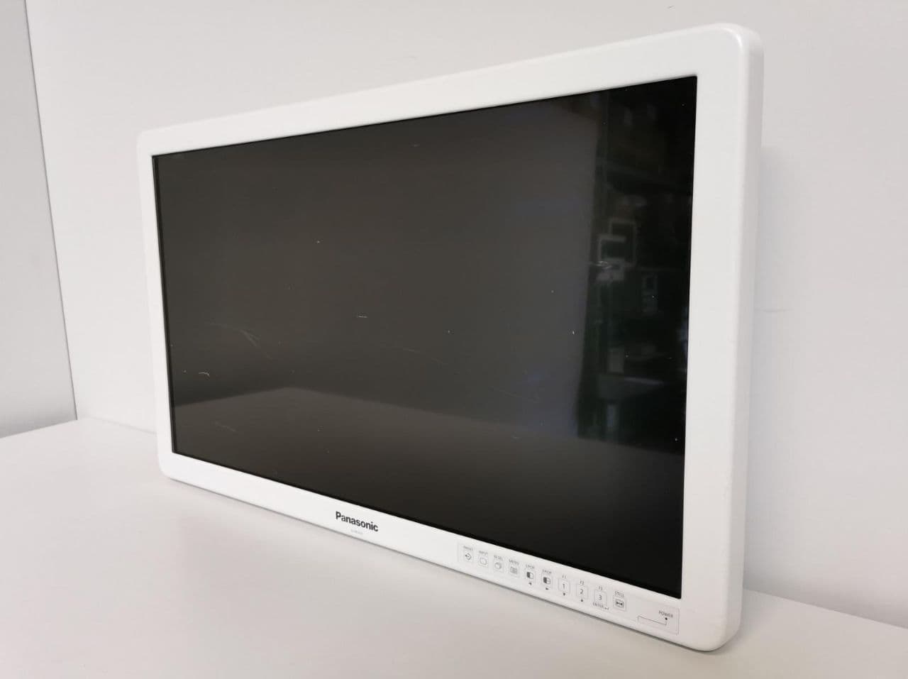 Panasonic EJ-MLA32E-W Medical Display Monitor thumbnail 4