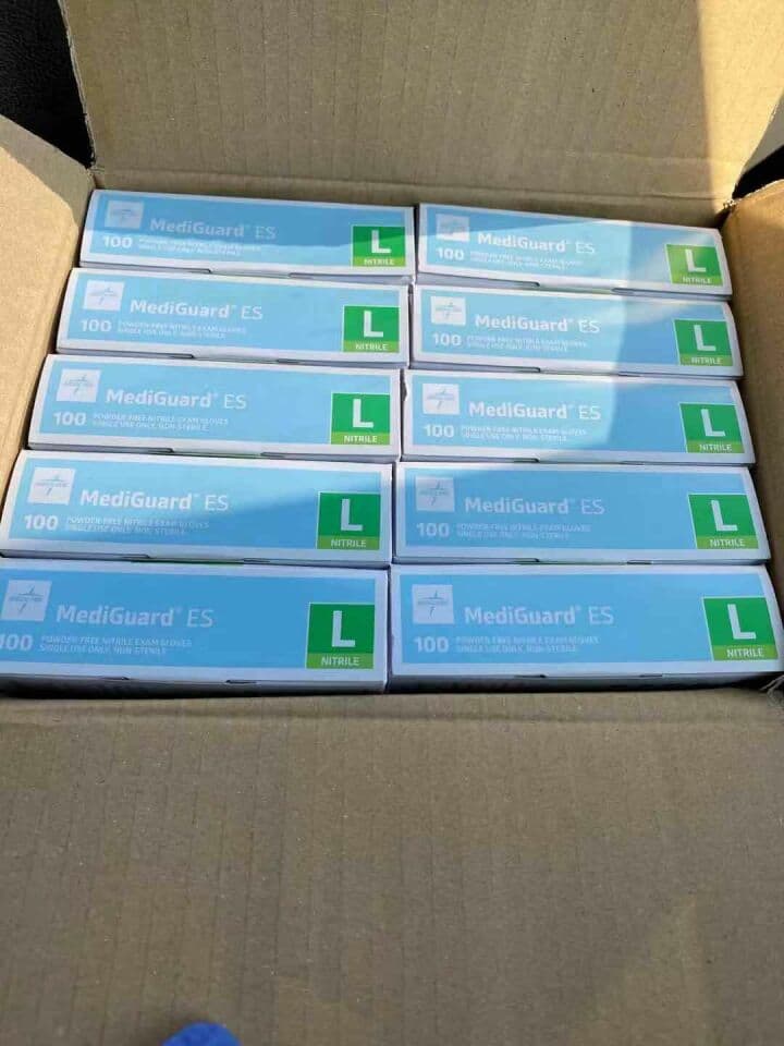Sensitive Nitrile Exam Gloves for Clinical Use — Medline MediGuard ES thumbnail 2