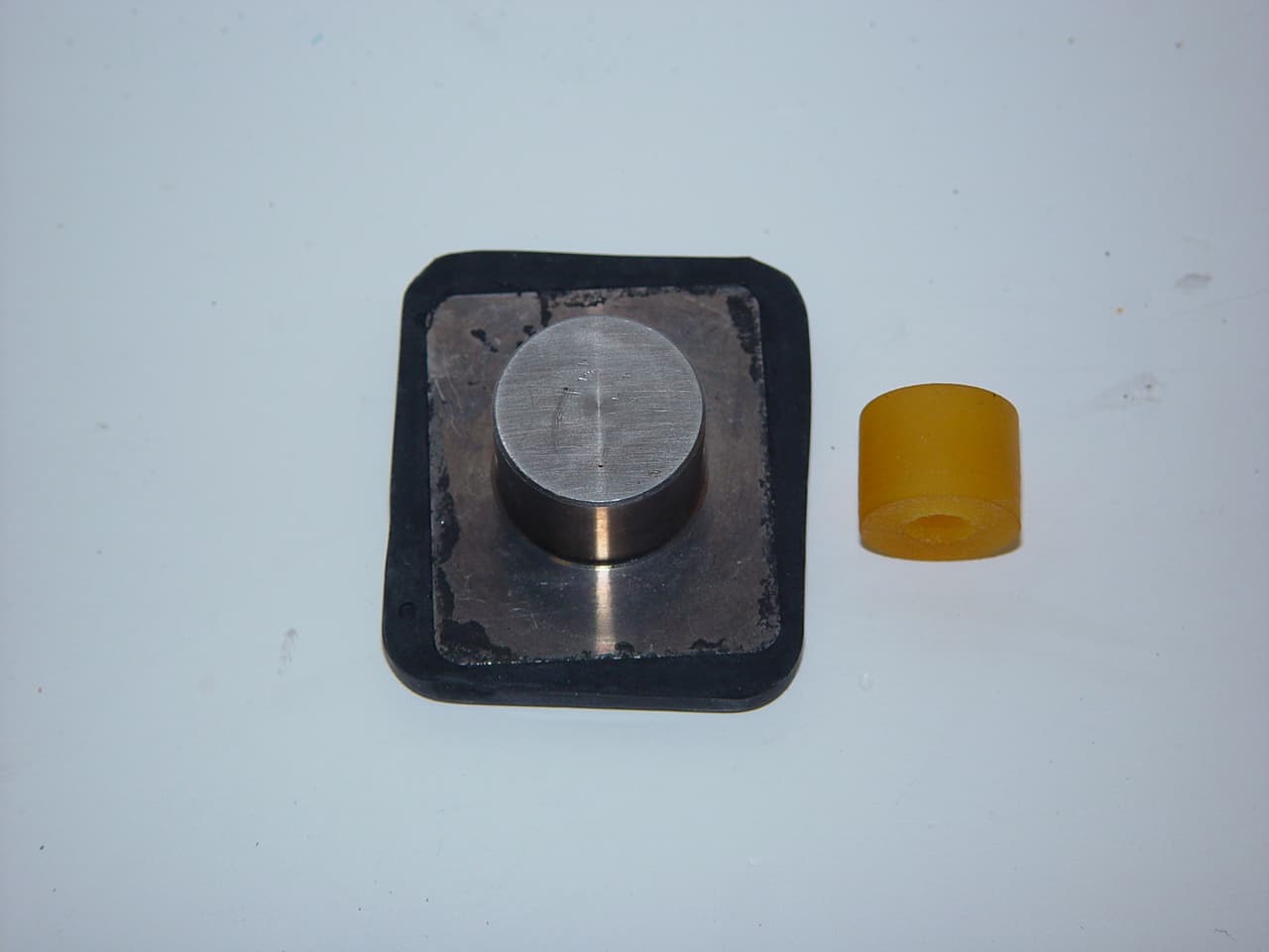 OEC Medical Systems (GE Healthcare) C‑Rotation Brake Pad 00-876706-01 for GE OEC 9600/9800 C‑Arm Systems image 1