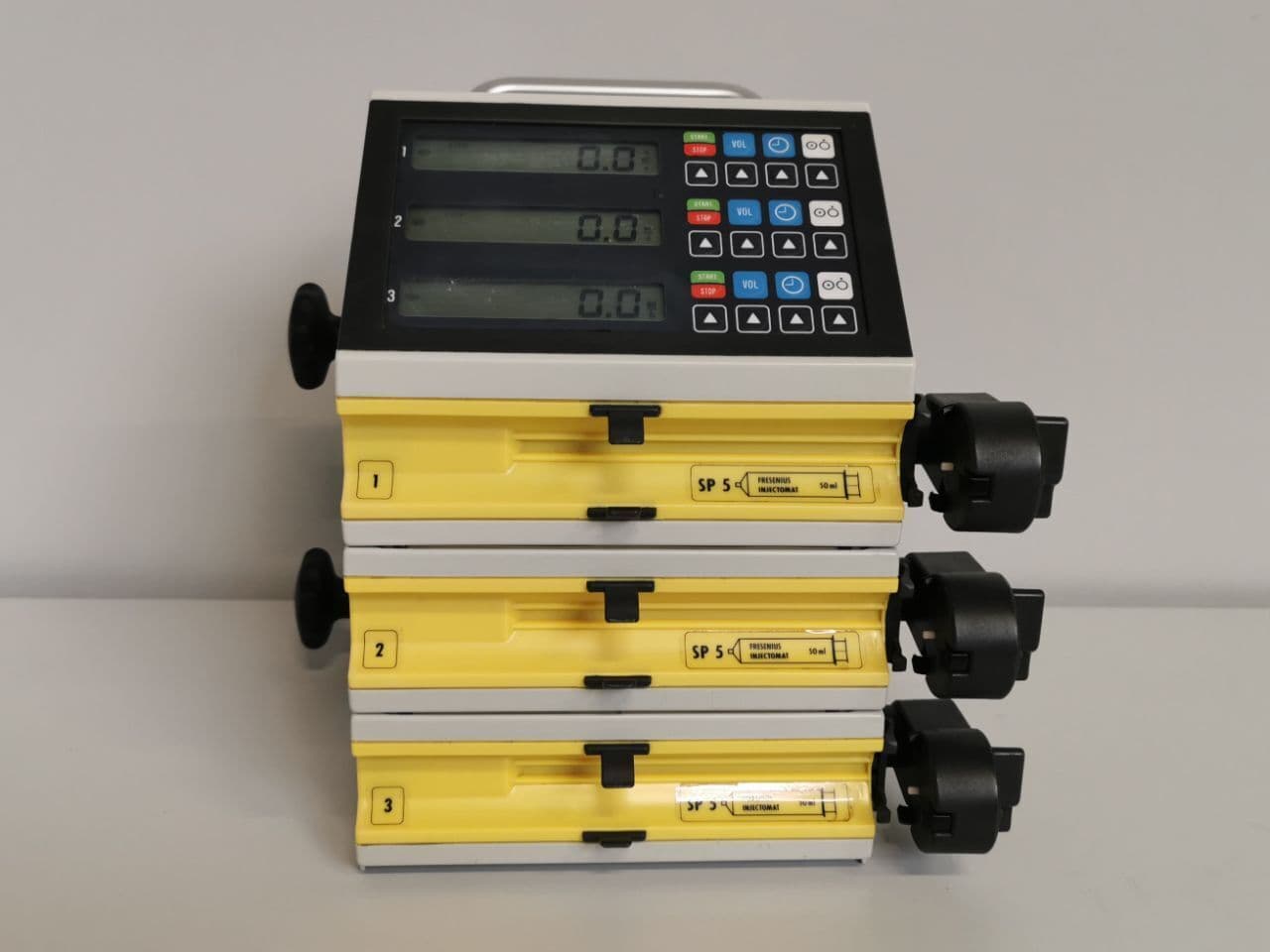 IV Infusion Pump — Fresenius Combimat 2000 thumbnail 2