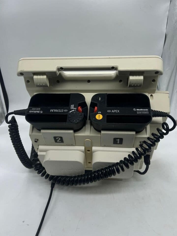 Medtronic LIFEPAK 12 EKG Monitor thumbnail 6