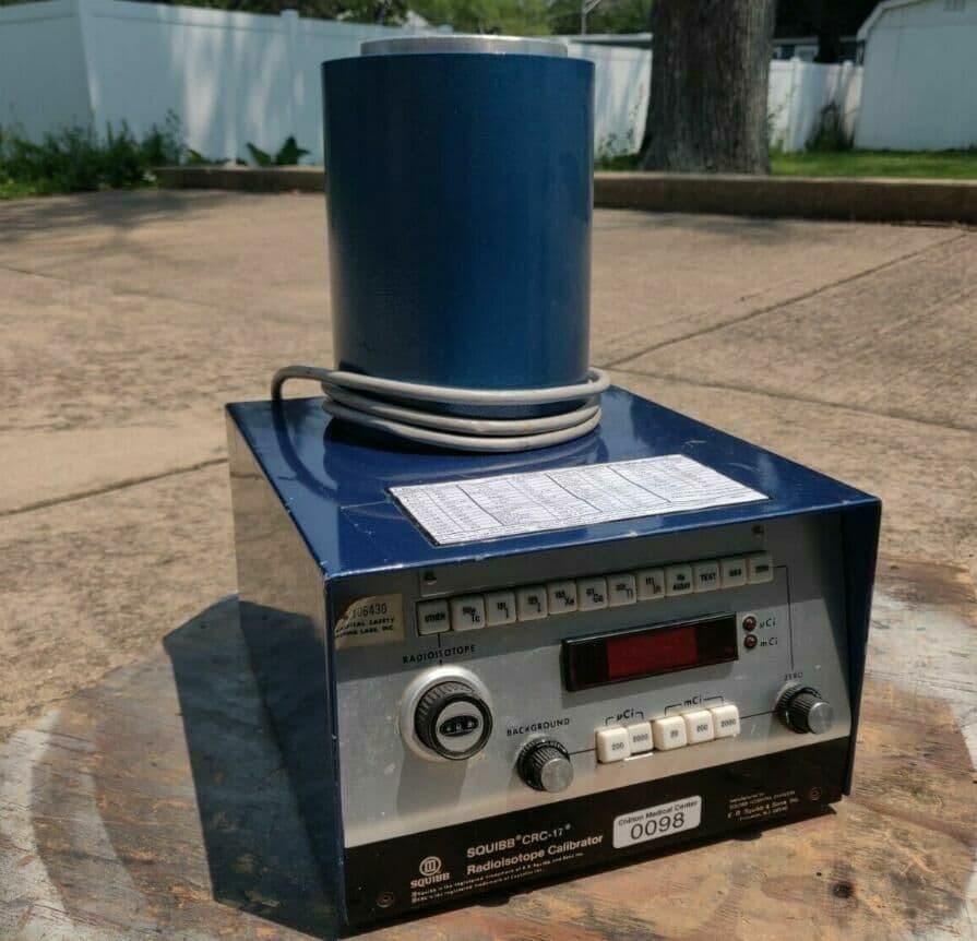 Hot Lab Dose Calibrator by Capintec — Model CRC-17