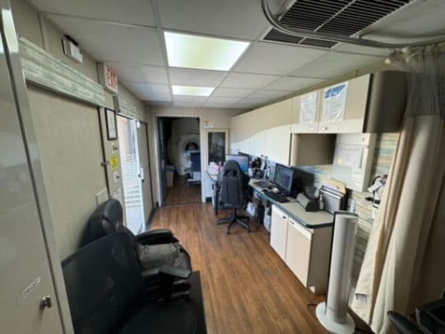 GE 1.5T Mobile MRI for Rental | Excite 23X Platform | 16-Ch High-Density Suite | Refurbished 2025 | Diagnostic Ready thumbnail 2
