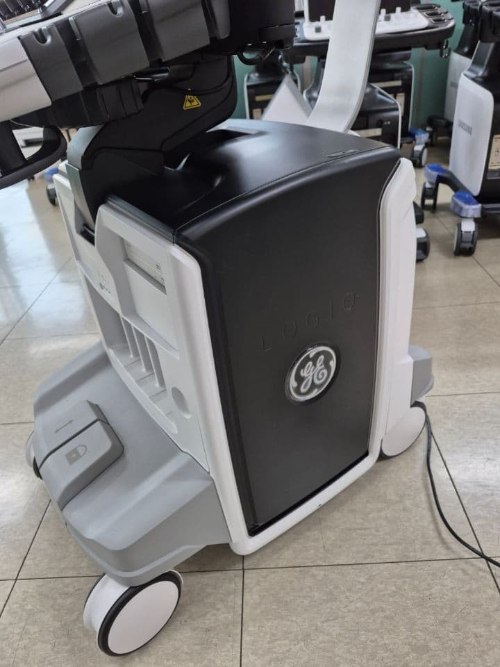GE LOGIQ E10s Vascular & Small Parts Ultrasound System thumbnail 5