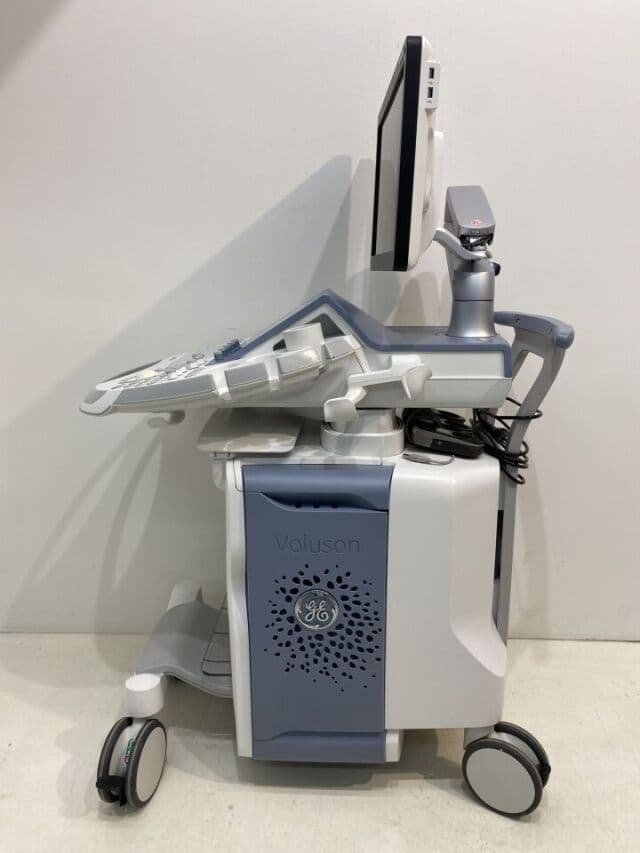 GE Voluson E10 Expert Series | BT21 Software Platform | YOM 2019 | Advanced 4D OB/GYN Imaging | Radiance Architecture thumbnail 2