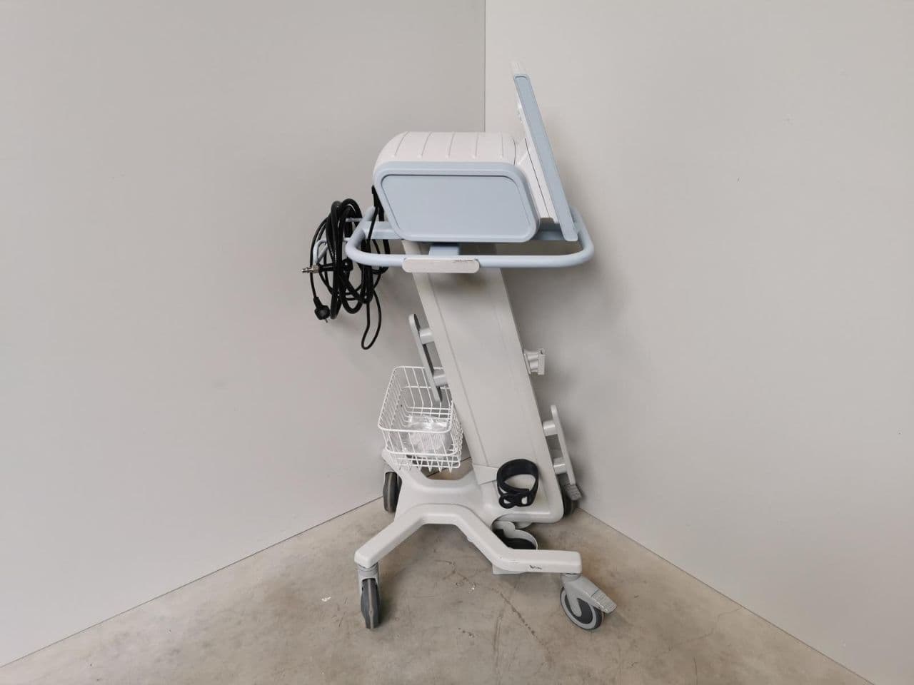 Philips V60: Non-Invasive Ventilator for Acute Respiratory Care thumbnail 5