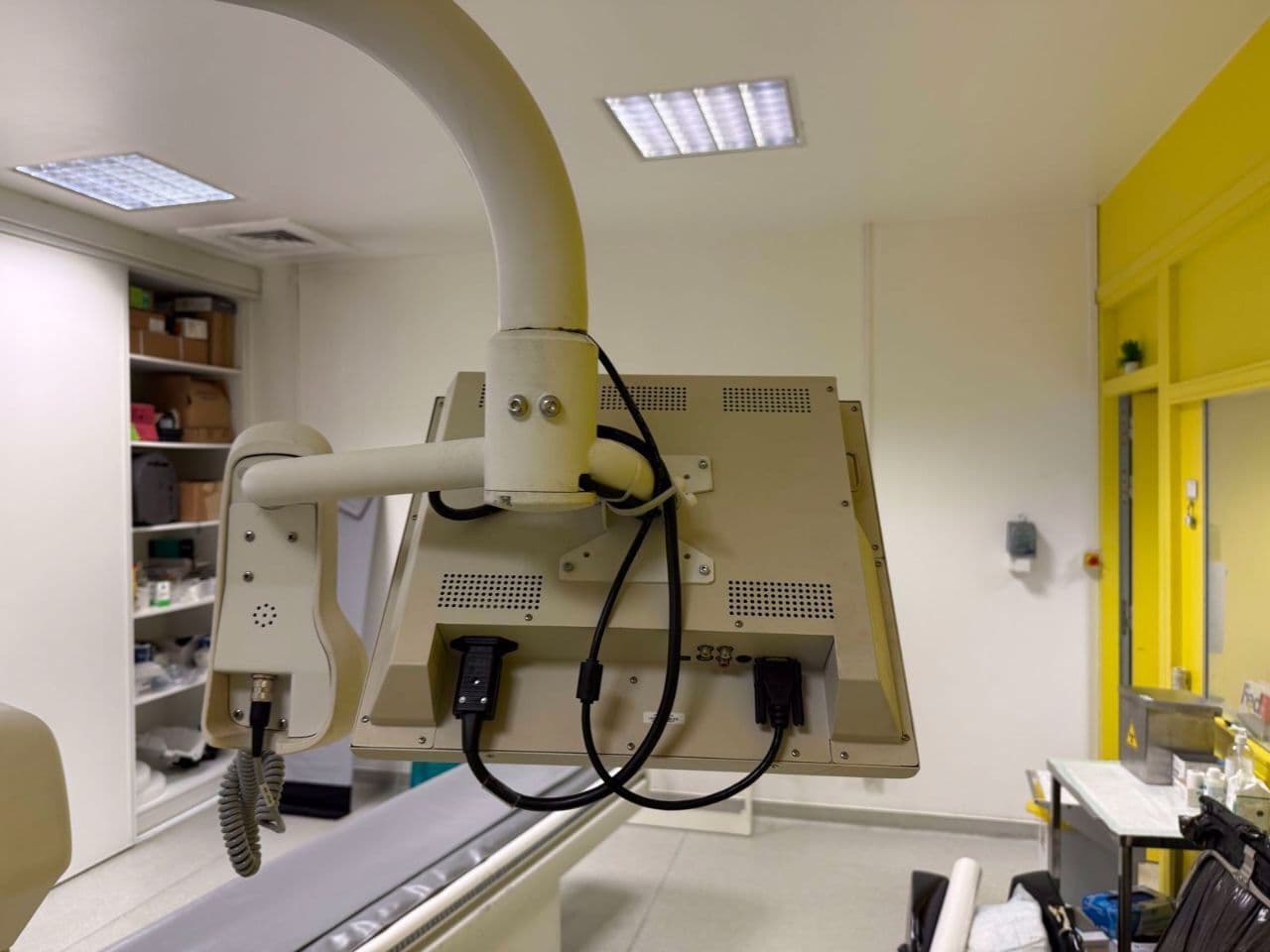 GE Discovery NM/CT 670 SPECT/CT System thumbnail 9