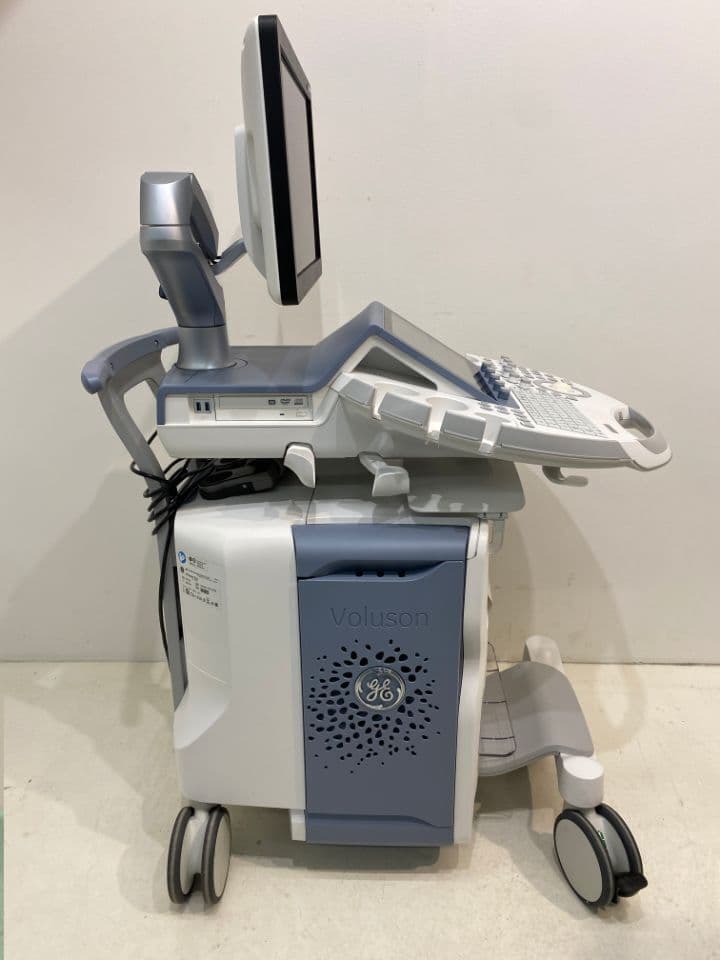 GE Voluson E10 BT19 4D Ultrasound System thumbnail 4