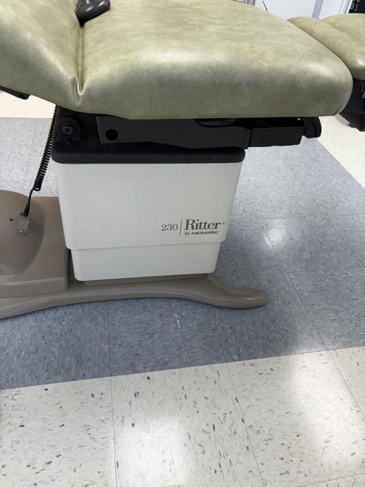 Ritter by Midmark 230 Power Procedure Chair thumbnail 4