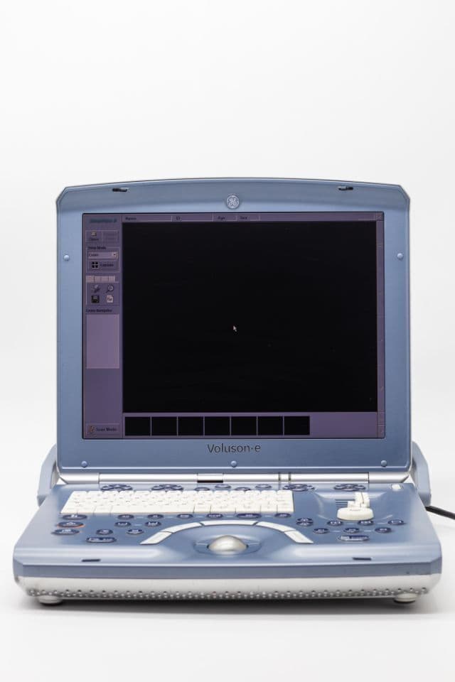 GE Voluson e Portable OB/GYN Vascular Ultrasound System thumbnail 3