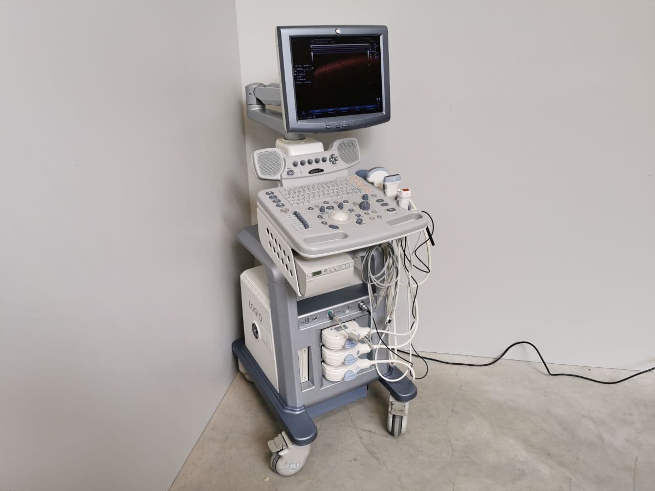 LOGIQ P5 General Purpose Ultrasound System by GE Healthcare