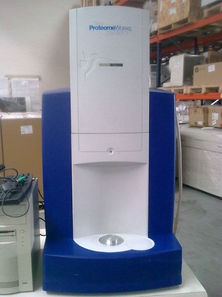 Proteomics Analysis Mass Spectrometer — Waters Instruments Micromass MALDI TOF thumbnail 3