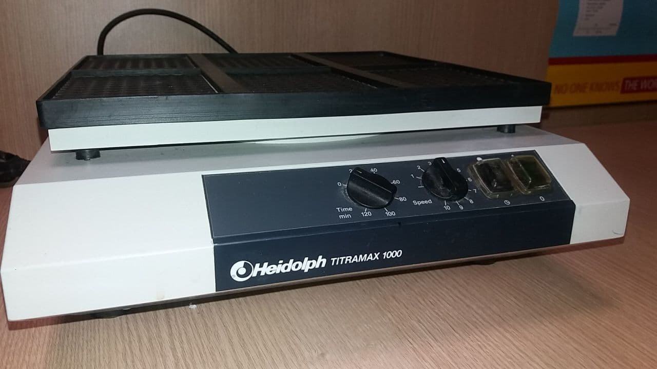 Variable Speed Heidolph Titramax 1000 Platform Shaker for Laboratory Use thumbnail 2