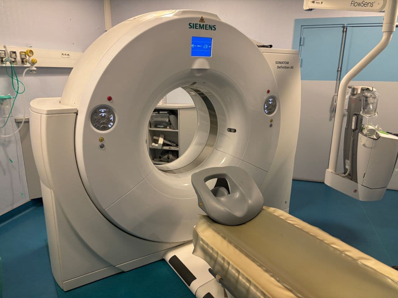 Siemens Somatom Definition AS 64-Slice CT Scanner System thumbnail 3
