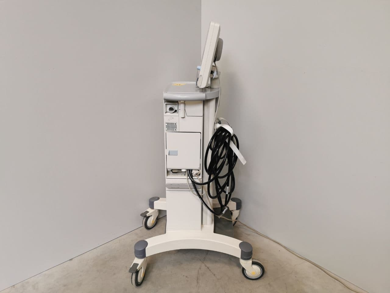 Maquet Servo-i Critical Care Ventilator System thumbnail 3