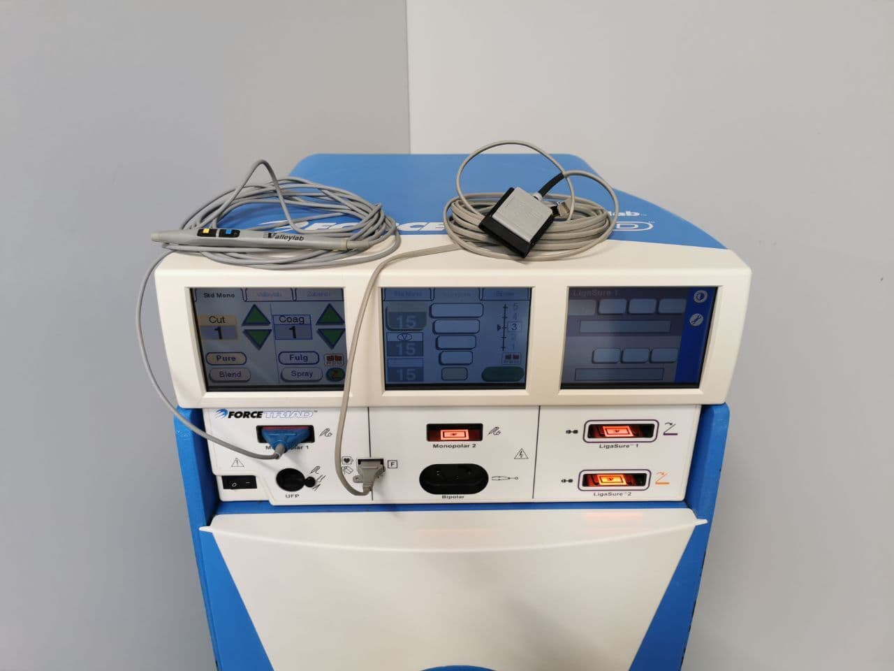 Advanced Surgical Energy Platform: The Valleylab ForceTriad Electrosurgical Unit thumbnail 7