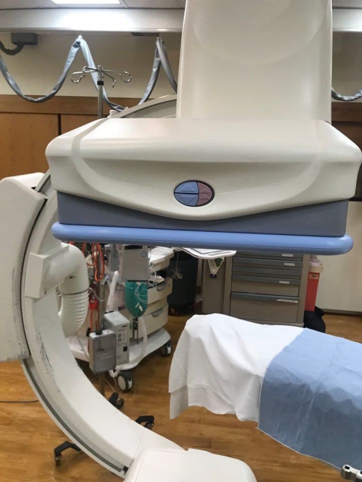 GE Innova 4100 IQ Digital Cath Lab with 3D Workstation thumbnail 4
