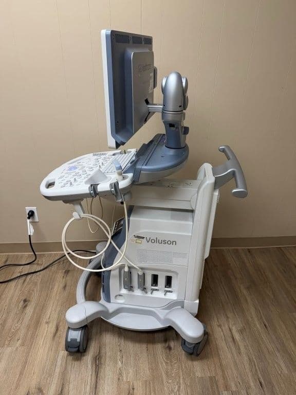GE Voluson S8 OB/GYN Ultrasound System with 3D/4D Capability thumbnail 3