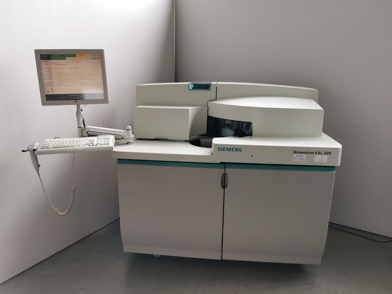 Integrated Chemistry and Immunoassay Testing with the Siemens Dimension EXL 200 Analyzer thumbnail 2