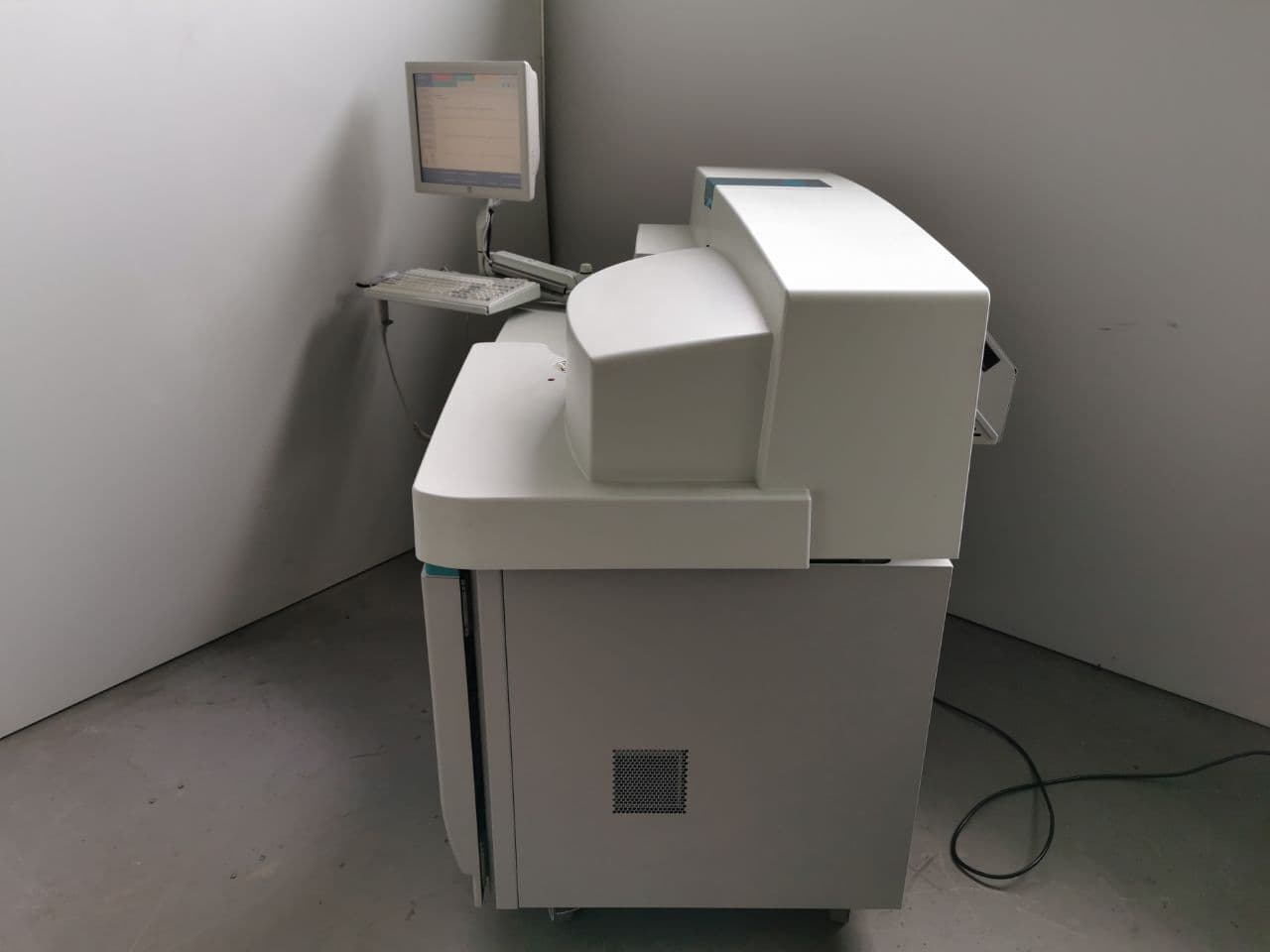 Integrated Chemistry and Immunoassay Testing with the Siemens Dimension EXL 200 Analyzer thumbnail 4
