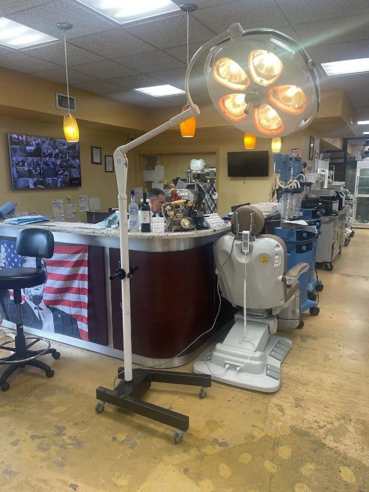 Skytron ST23 Operating Room Light