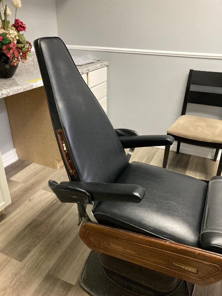 Dental Exam Chair from Chayes Virginia thumbnail 2